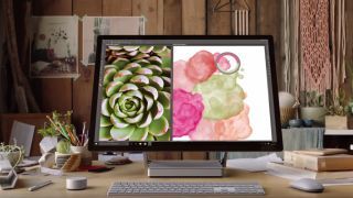 A Microsoft iMac vetélytársa, a Surface Studio hatalmas digitális vásznat ad a kreatívoknak, amelyeken dolgozhatnak.
