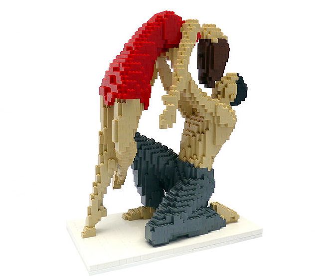 David Hughes essaie de repousser les limites de ce que Lego peut faire dans ses sculptures