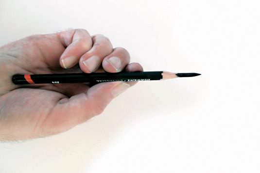Bester Bleistiftgriff: der Überhandgriff
