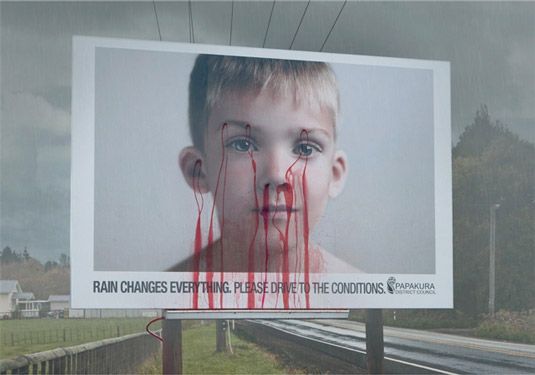 Hirdetőtábla reklám: Vérző hirdetőtáblák