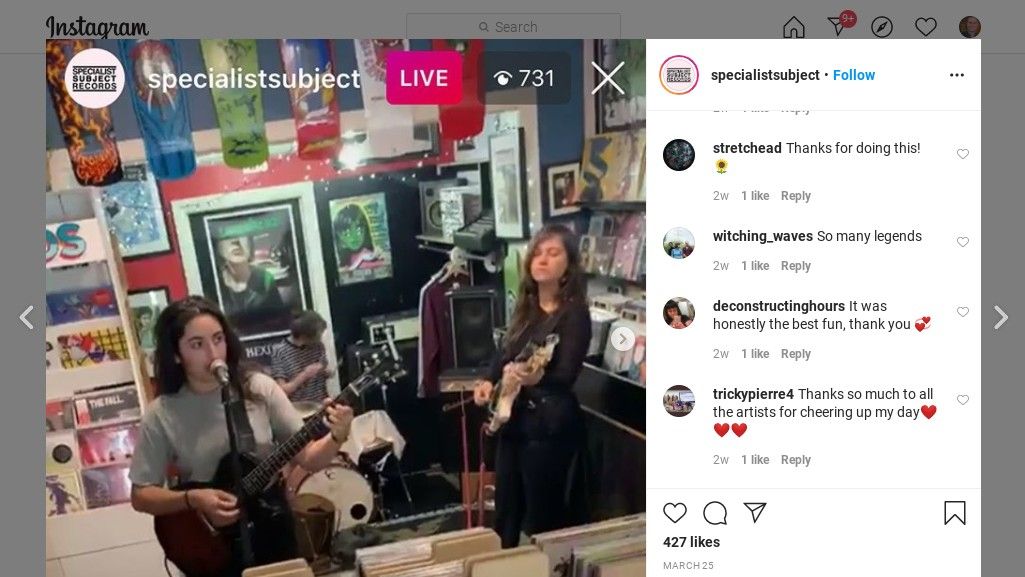 Zwei Gitarristen treten auf Instagram auf